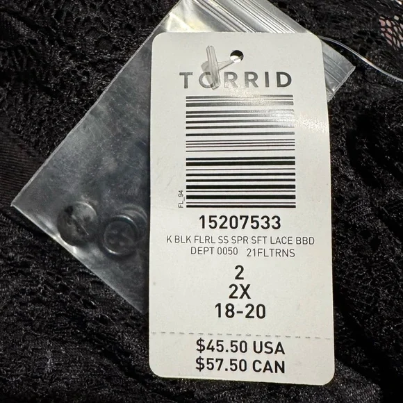 NWT Torrid Black Floral Lace Blouse - Picture 3 of 3